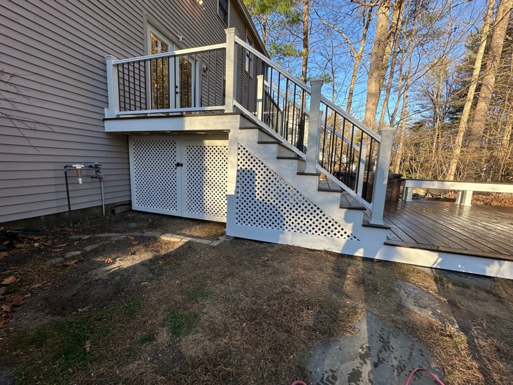 deck stairs from side